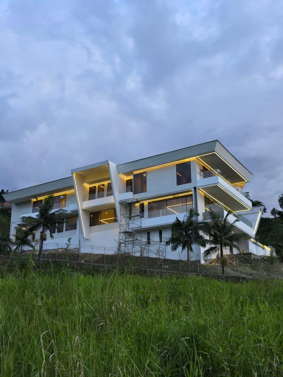 Estructura metálica — Casa El Vergel, Envigado, Antioquia
